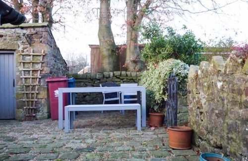 Clitheroe Cottage | 88 REGENT STREET, pet friendly, with open fire in Waddington