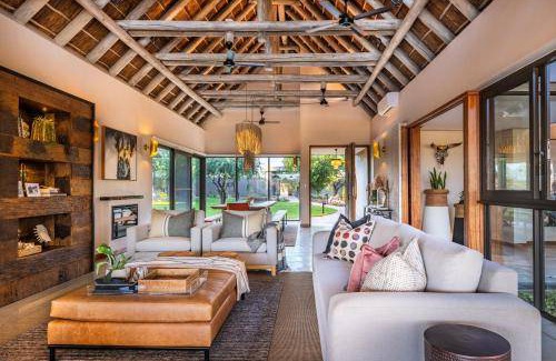 Buffelspruit House | 884 m² House ∙ 5 bedrooms ∙ 10 guests