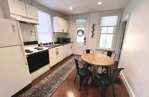 German Village House | 886 Macon (2 bdrm) · Walkable German Village home w/fenced yard
