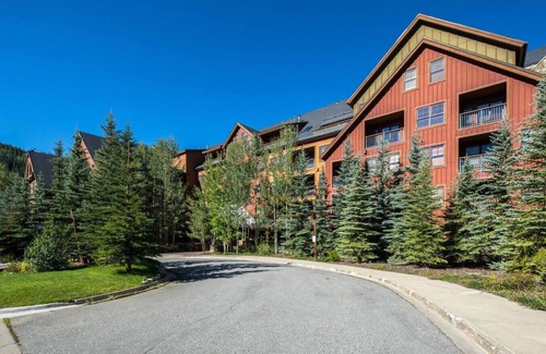 River Run Condo | 8873 | Springs, massive 3 bed, steps to gondola!