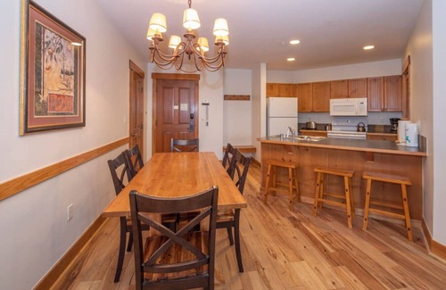 River Run Condo | 8884 | Springs, wood floors, steps to gondola!