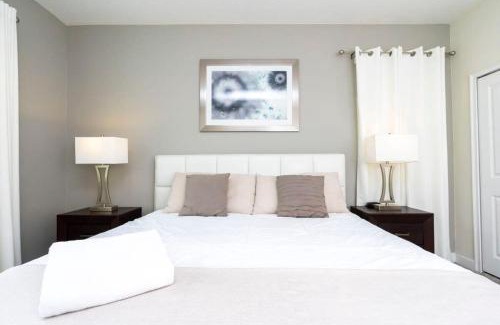 Davenport House | 8912 Amazing Spacious Home