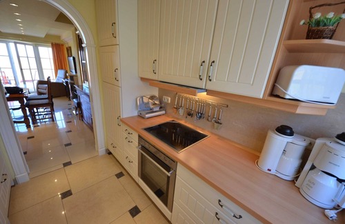 Gross Zicker Apartment | 8a Reet-house part Sonnenkliff OG 3 bedrooms - Thatched-roof vacation apartments 8 Kröning