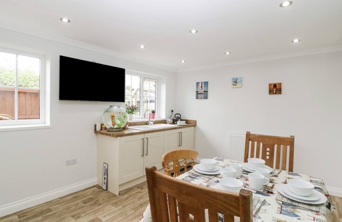 Burnham-on-Sea Cottage | 8A ROSEWOOD AVENUE, pet friendly, with a garden in Burnham-On-Sea