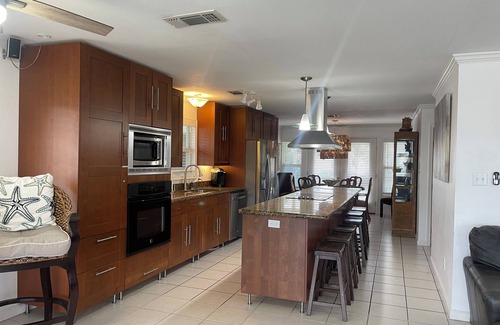 Jamaica Beach House | 8BR 6 BA pool, hot tub on water and excellent compound