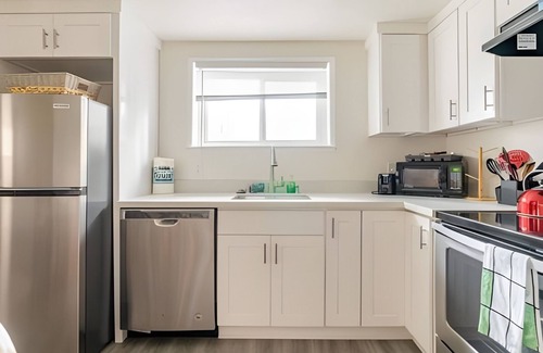 SeaTac House | 8BR | BBQ, Garden Retreat | Des Moines | Sophari