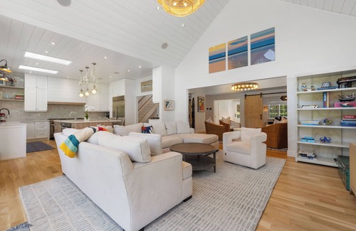 Water Mill House | 8BR Hamptons Estate w/Heated Pool & Hot Tub – Only August 24th Onward Remaining