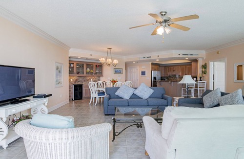 Orange Beach Condo | 8th Floor 3BR Condo! Pet Friendly! Lazy River!