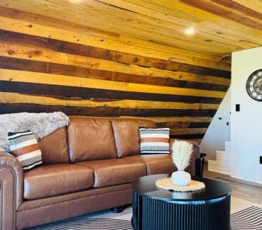 Guffey Apartment | 9,000 feet Retreat Above It All