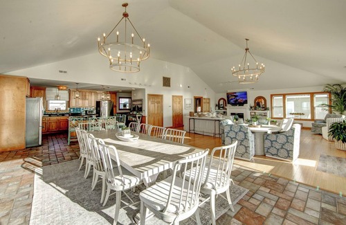 Hatteras House | 9 Bed Oceanfront in OBX With Pool & 2 Hot Tubs!