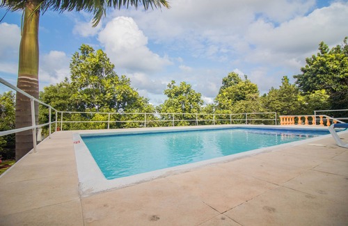 IronShore Estates Villa | 9 bed Villa Montego 10 minute walk to the Beach