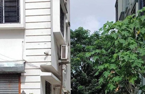Salt Lake House | 9-bedroom building in fabulous Kolkata with WiFi, fitness room, AC