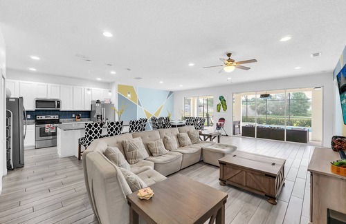 Loughman Resort | 9 bedroom, 🏰 Disney themed @ Solterra Resort w/no rear neighbor