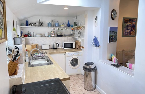 St Ives Cottage | 9 Bowling Green Terrace - a house that sleeps 6 guests in 3 bedrooms