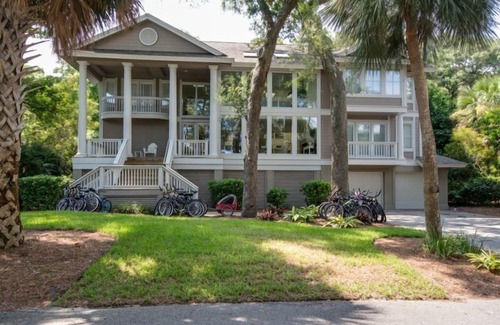 Palmetto Dunes House | 9 Brigantine - Second Row 8 BR / 8 BA Steps from the Beach