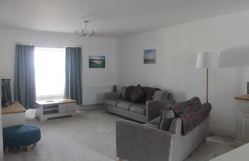 Saundersfoot Apartment | 9 Cambrian Terrace spacious contemporary apartment