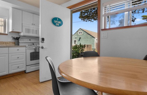 Cannon Beach Cottage | 9 Captains Cove: Coastal Escape | Walk to Beach | Dog-Friendly