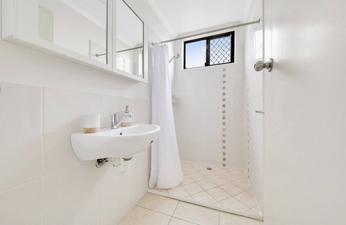 Emu Park House | 9 Emu Street