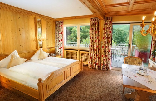 Durbach Apartment | 9 Joseph Junior Suite