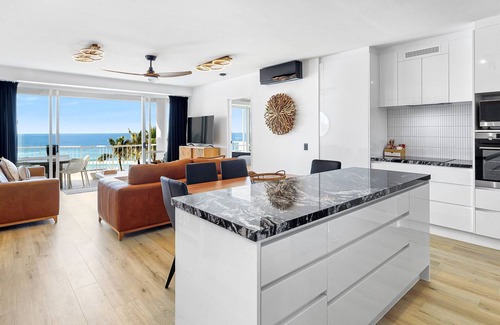 Sunshine Beach Apartment | 9 La Mer, 5 Belmore Tce - Ultimate Beachside Living