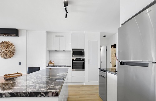 Sunshine Beach Apartment | 9 La Mer, 5 Belmore Tce - Ultimate Beachside Living