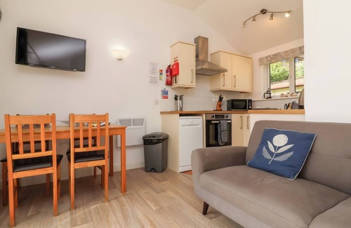Combe Martin Cottage | 9 MANLEIGH PARK, family friendly, with a garden in Combe Martin