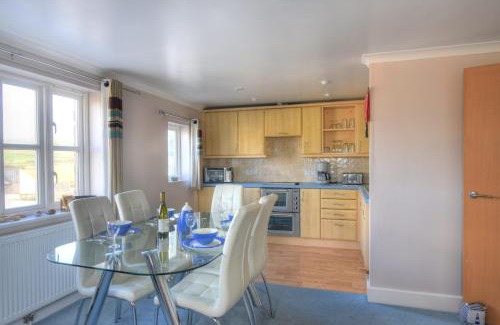 West Bay Apartment | 9 Maritime House