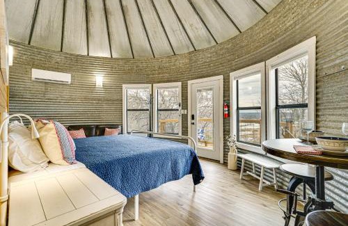 Dennis House | 9 Mi to Dtwn Granbury Getaway with Water Views