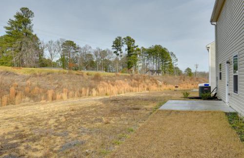 Durham House | 9 Mi to Duke University Spacious Home with Yard!