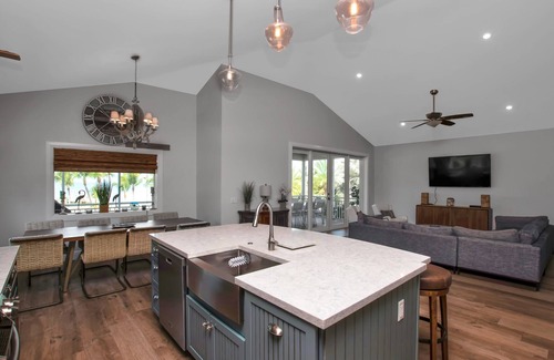 Tavernier House | 9 Million Dollar 2.5 Acre Bayside Beach Compound w Boat Dockage is One of A Kind