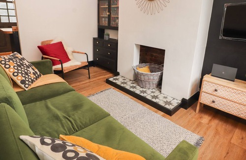 Shrewsbury Cottage | 9 PORTOBELLO, with a garden in Shrewsbury