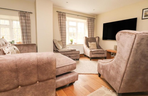Airton Apartment | 9 Riverside Walk