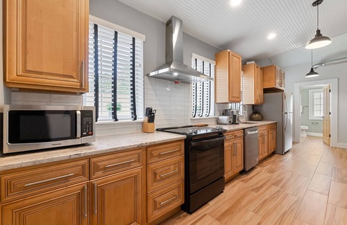 Downtown Historic District House | 9 Sevilla Street - Heart of Downtown 2nd Floor Apartment - Pet Friendly