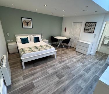 Fort William House | 9 Sheraton Apartments
