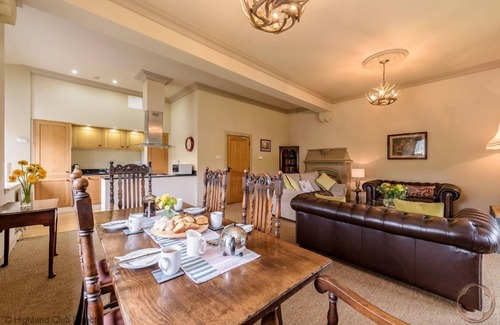 Fort Augustus Cottage | 9 THE MONASTERY WITH LOCH NESS VIEWS - sleeps 4 guests in 2 bedrooms