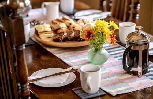 Fort Augustus Cottage | 9 THE MONASTERY WITH LOCH NESS VIEWS - sleeps 4 guests in 2 bedrooms
