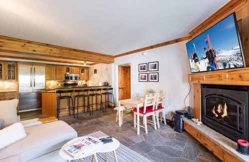 Vail Condo | 9 Vail Road - Surrounded by Four Seasons Hotel in Vail Village - Hot Tub & Pool Walk To Lifts