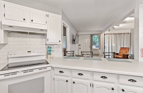 Fontana House | 90+ 5 stars Best Reviewed Condo in Lake Geneva