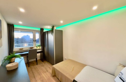 Hasenbergl-Lerchenau Ost Resort | 90 m² Private room ∙ 1 bedroom ∙ 1 guest