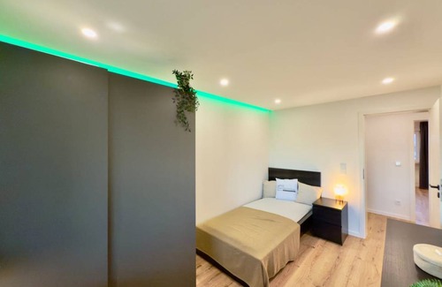 Hasenbergl-Lerchenau Ost Resort | 90 m² Private room ∙ 1 bedroom ∙ 1 guest