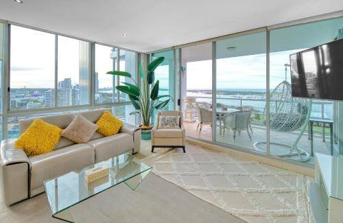 Southport Apartment | 90 m² Apartment ∙ 2 bedrooms ∙ 4 guests