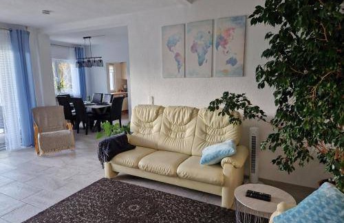 Neuwied Apartment | 90 m² Apartment ∙ 2 bedrooms ∙ 6 guests