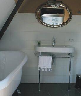 Venningen Apartment | 90 m² Apartment ∙ 2 guests