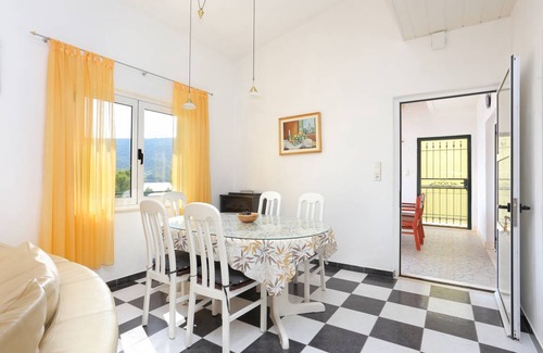 Poljica Apartment | 90 m² Apartment ∙ 3 bedrooms ∙ 7 guests