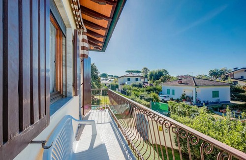 Forte dei Marmi Ski Chalet | 90 m² Chalet ∙ 2 bedrooms ∙ 5 guests
