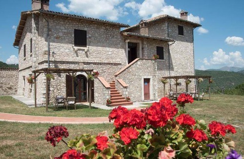 Cascia House | 90 m² Farmhouse ∙ 2 bedrooms ∙ 4 guests