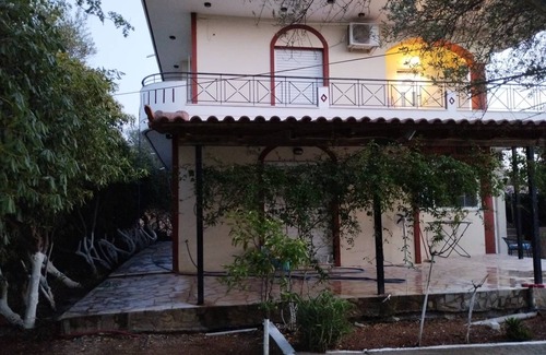 Messini House | 90 m² Finca ∙ 2 bedrooms ∙ 4 guests