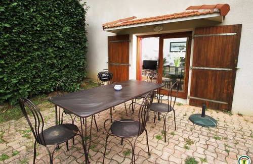Anneyron House | 90 m² Gîte ∙ 2 bedrooms ∙ 4 guests