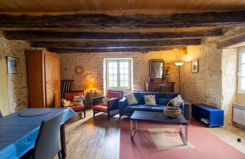 Paunat House | 90 m² Gîte ∙ 2 bedrooms ∙ 4 guests