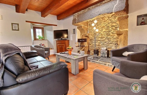 Saint-Igeaux House | 90 m² Gîte ∙ 3 bedrooms ∙ 6 guests